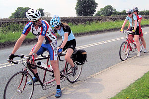 Tandems on the way to Ripley