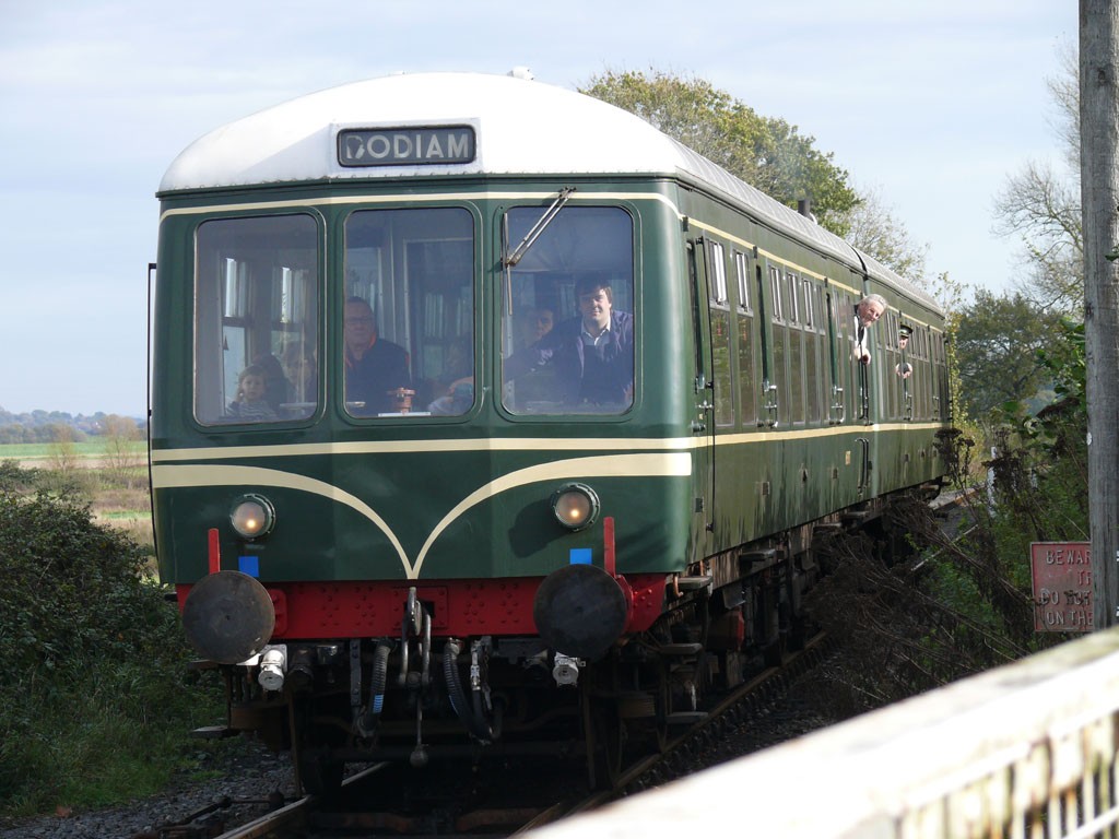 KESR train approaching Bodiam Station