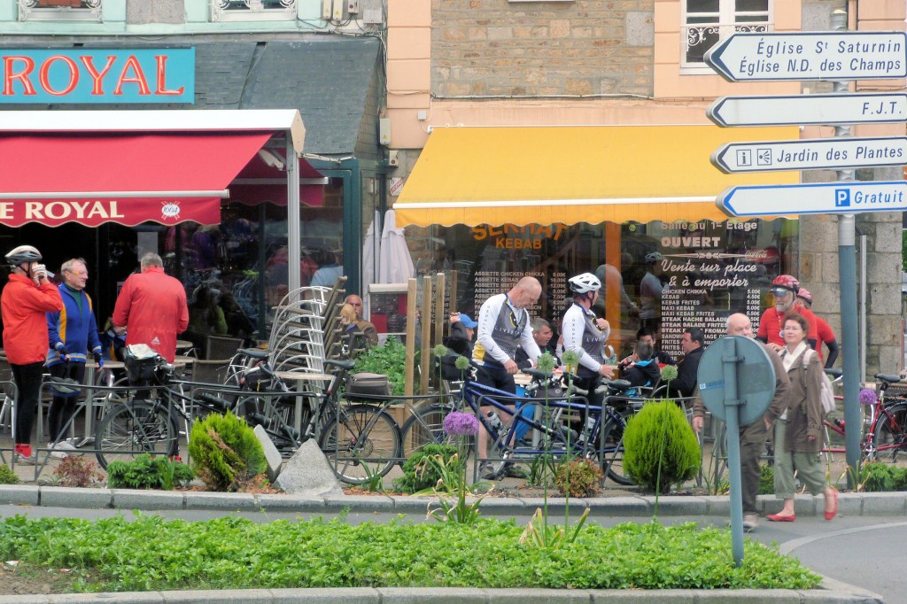 Avranches - Sunday lunchtime